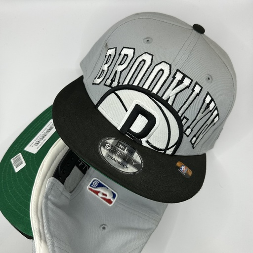 NEW ERA 9 FIFTY ESSENTIAL LEAGUE BROOKLYN NBA GREY/BLACK