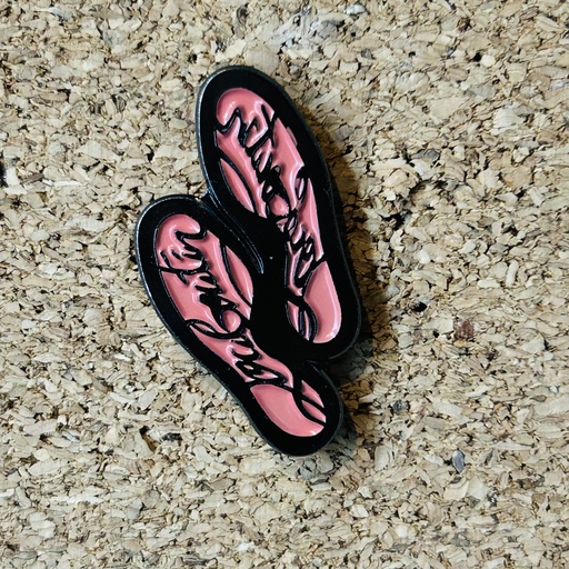 PIN SUELA ROJA LOUBOUTIN ALUCIN