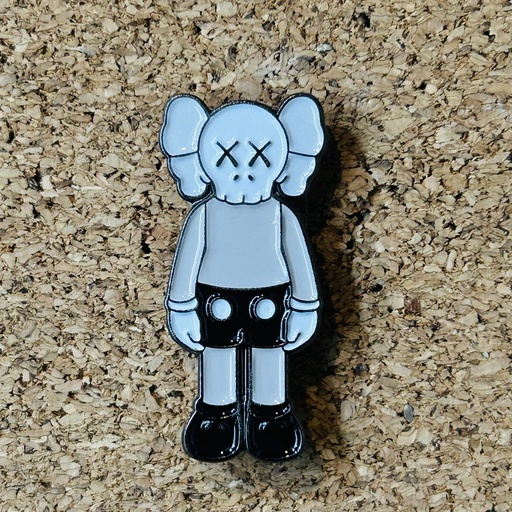 PIN KAWS BLANCO